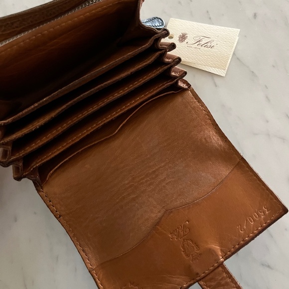 Felisi Compact Wallet - Picture 4 of 6